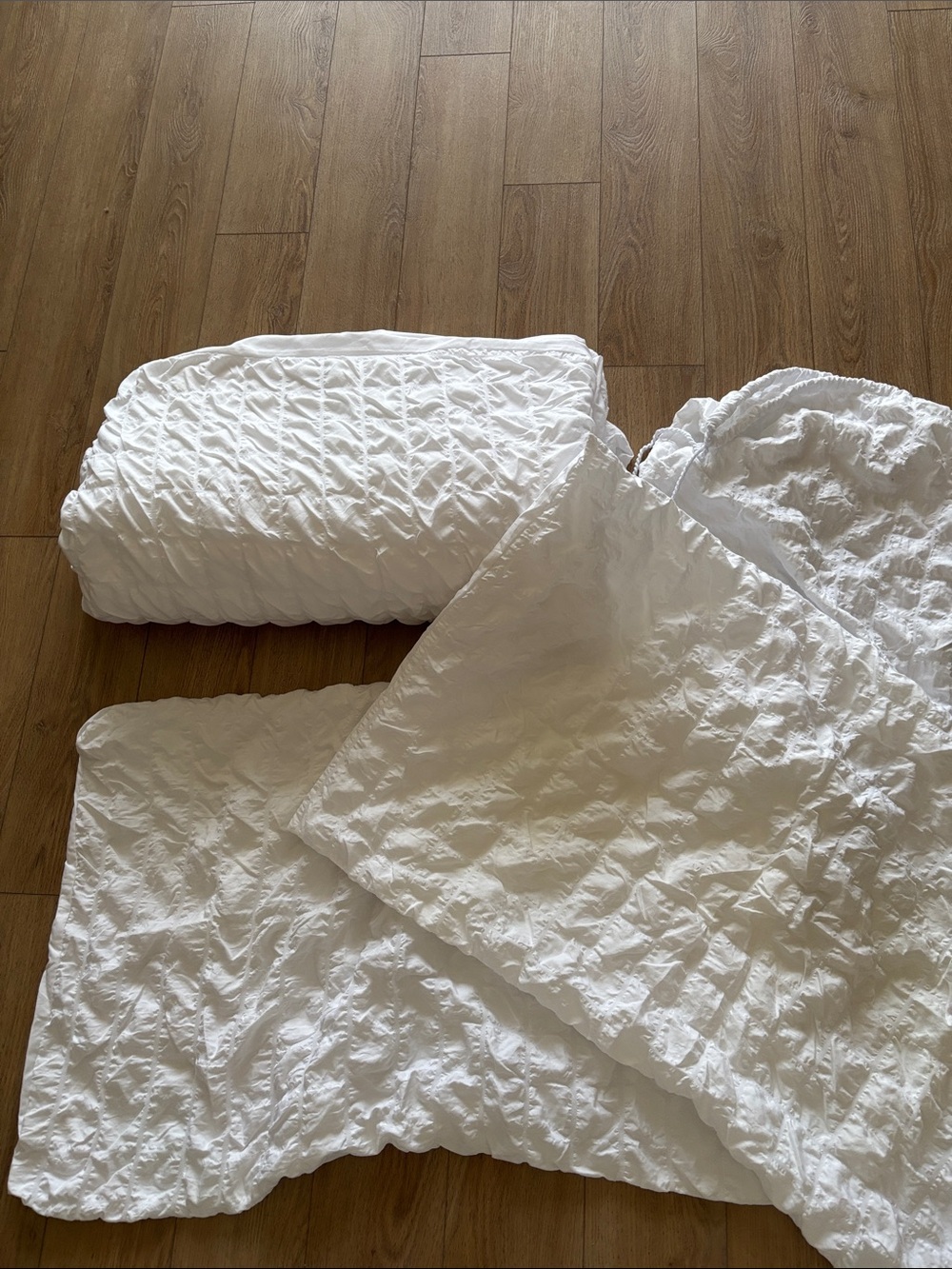 88” x 95” Crisp White Textured Ruffled Duvet Cover Set-Simons
